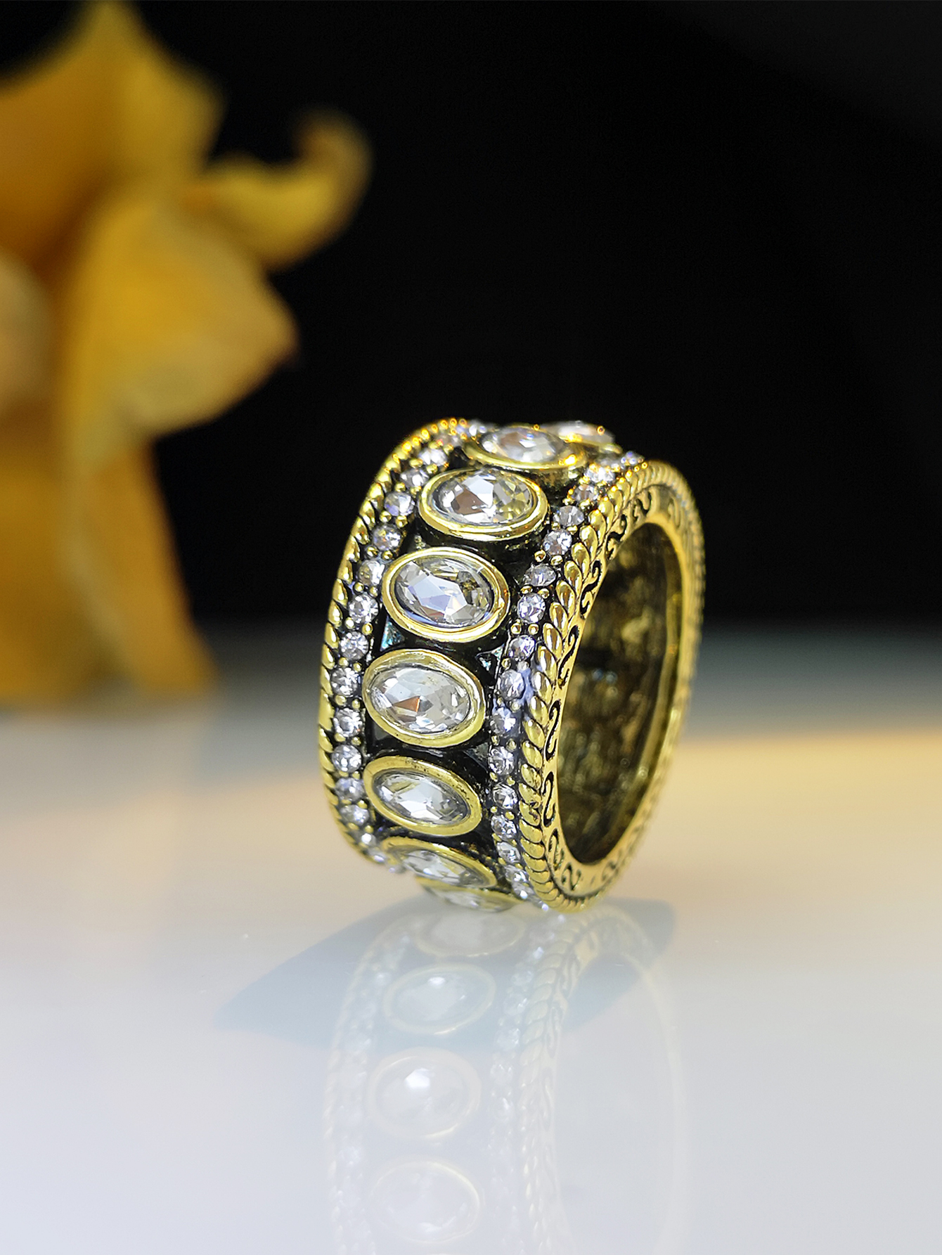 Retro O-Shape Alloy Plating Zircon Rings 1 Piece