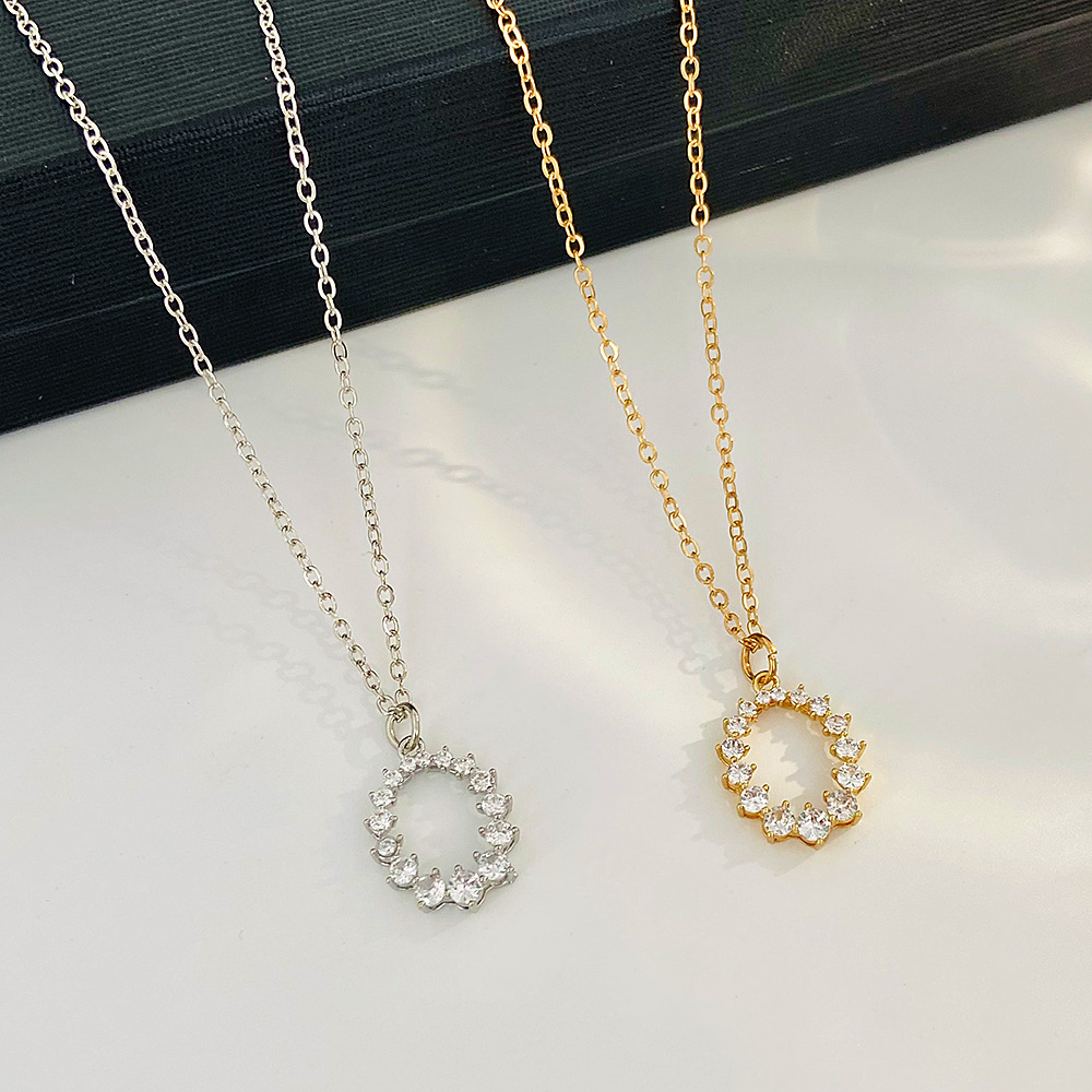 Fashion Round Copper Pendant Necklace Inlay Rhinestones Copper Necklaces