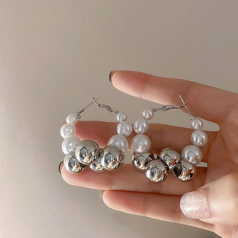 Simple Style Geometric Alloy Pearl Earrings 1 Pair