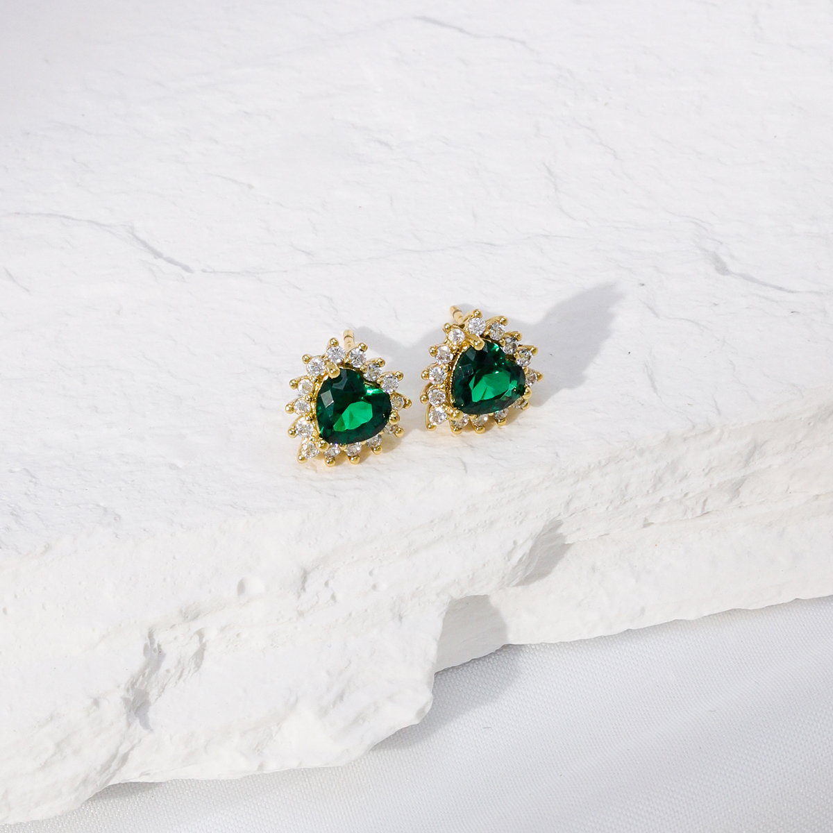 Fashion Heart Shape Copper Ear Studs Gold Plated Zircon Copper Earrings 1 Pair