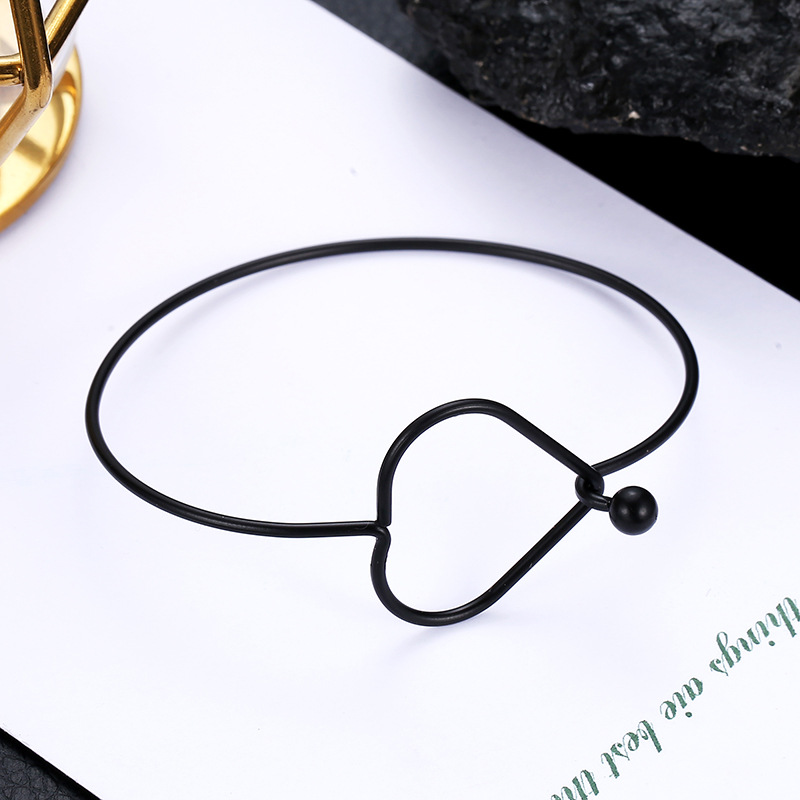 Fashion Heart Shape Alloy Bangle