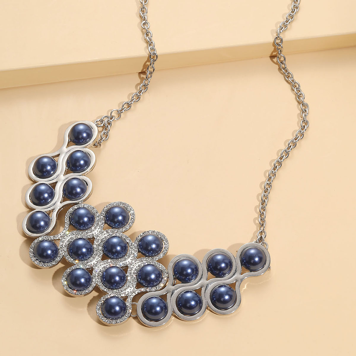 Fashion Solid Color Alloy Inlay Rhinestones Pearl Pendant Necklace