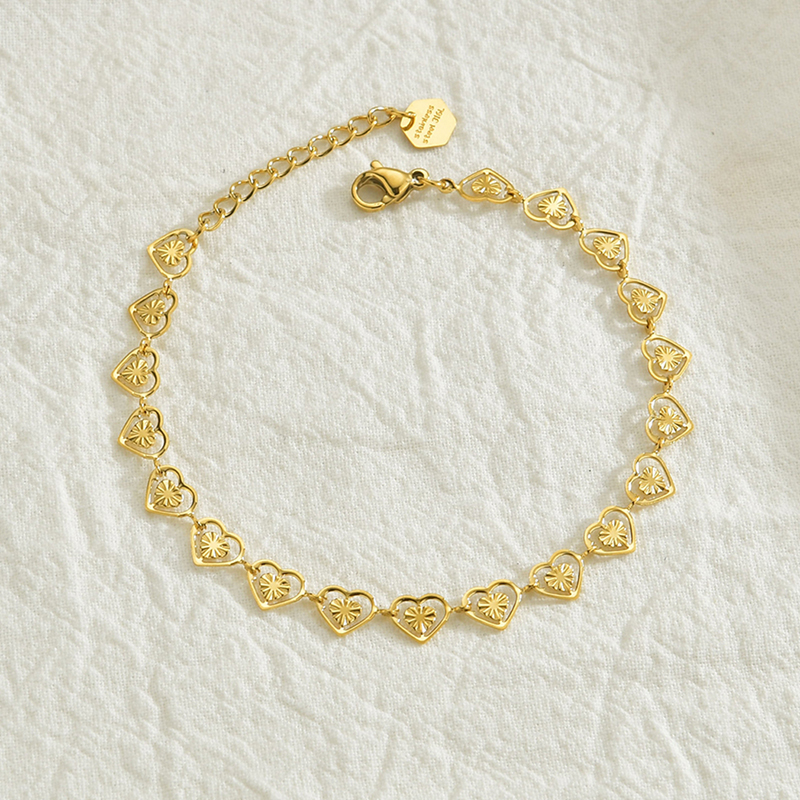Vintage Style Heart Shape Stainless Steel Bracelets Gold Plated Hollow Out Stainless Steel Bracelets