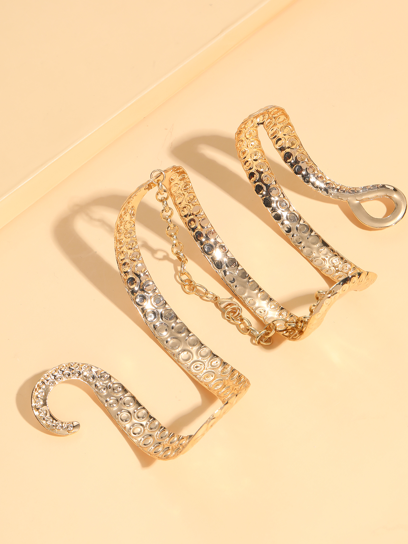 Vintage Style Snake The Answer Alloy Irregular arm bracelet