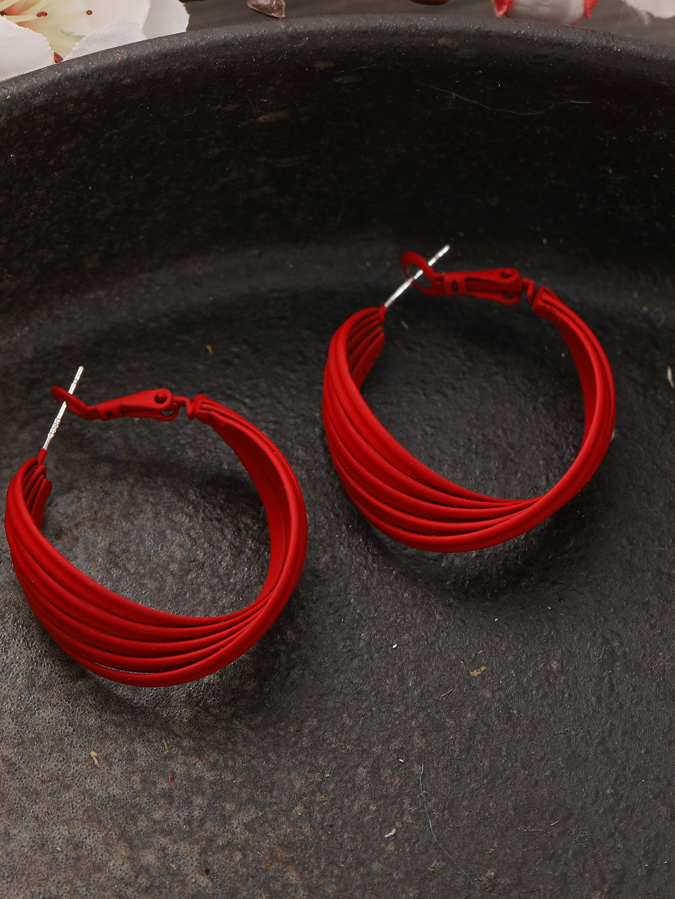 Fashion Spiral Stripe Alloy Stoving Varnish Hoop Earrings