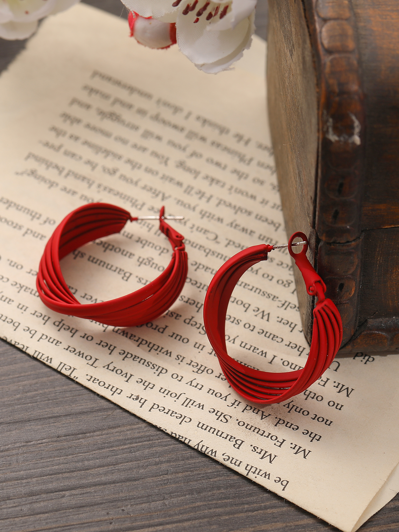 Fashion Spiral Stripe Alloy Stoving Varnish Hoop Earrings