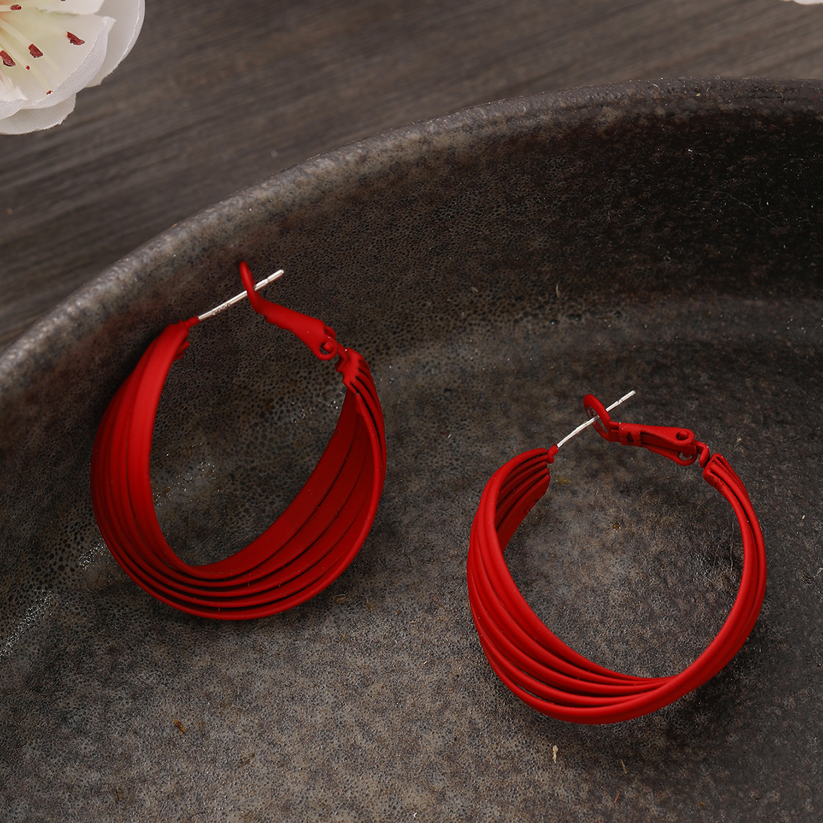 Fashion Spiral Stripe Alloy Stoving Varnish Hoop Earrings