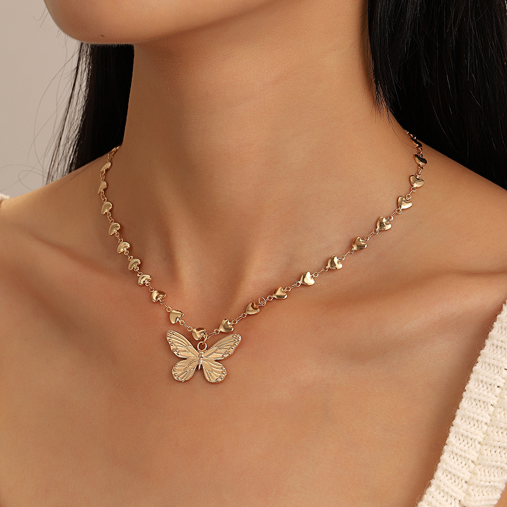 Simple Style Heart Shape Butterfly Alloy Plating Womenu0027S Pendant Necklace