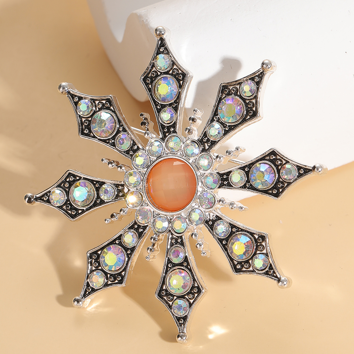 Fashion Snowflake Alloy Inlay Rhinestones Womenu0027S Brooches