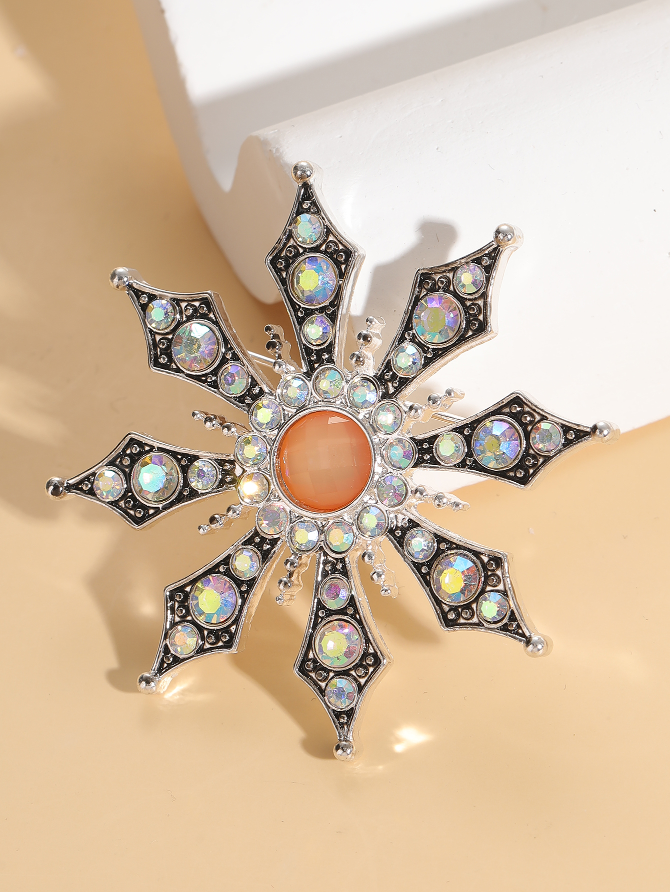 Fashion Snowflake Alloy Inlay Rhinestones Womenu0027S Brooches