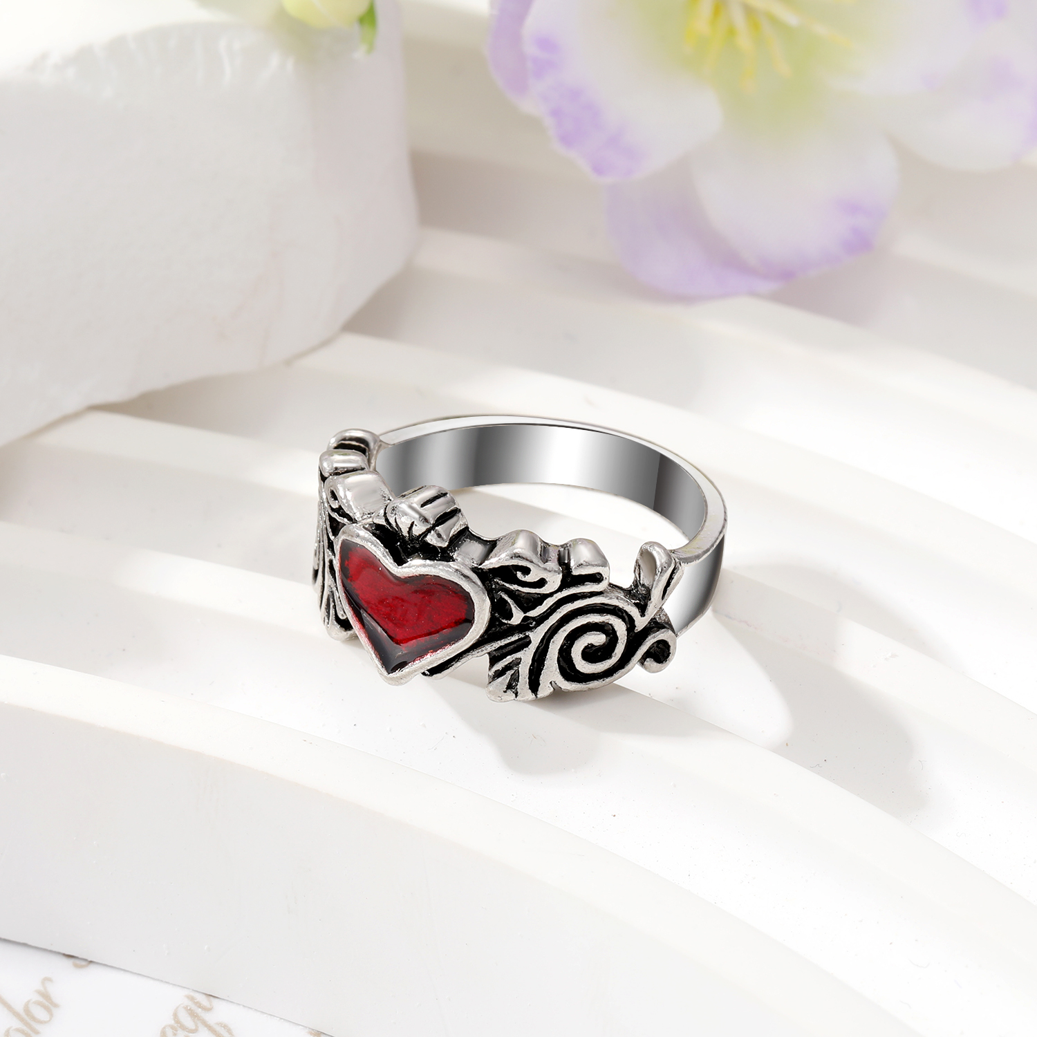 Retro Heart Shape Alloy Carving Rhinestones Womenu0027S Rings 1 Piece