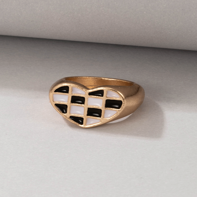 Retro Plaid Heart Shape Alloy Womenu0027S Rings