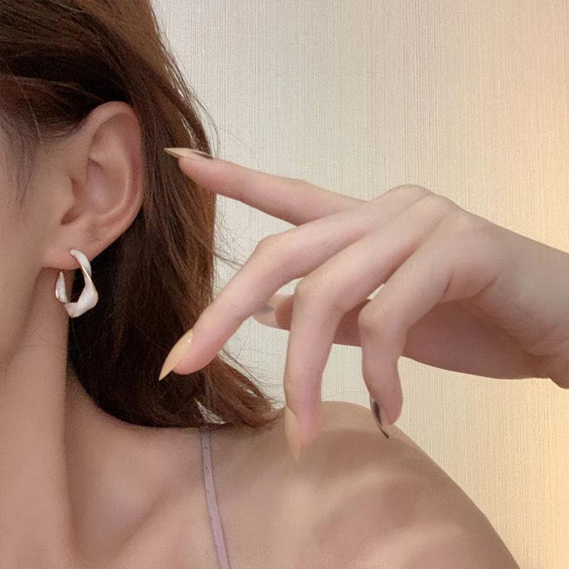 Fashion C Shape Alloy Twist Womenu0027S Ear Studs 1 Pair