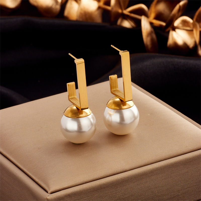 Vintage Style Geometric Titanium Steel Gold Plated Pearl Ear Studs 1 Pair
