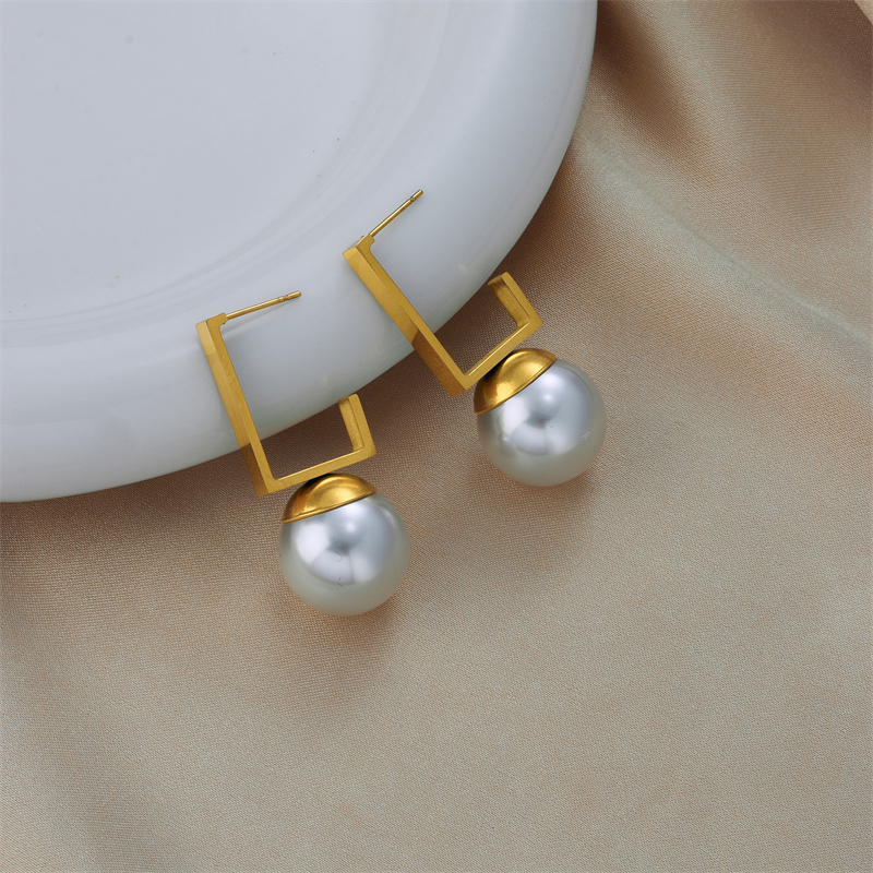 Vintage Style Geometric Titanium Steel Gold Plated Pearl Ear Studs 1 Pair