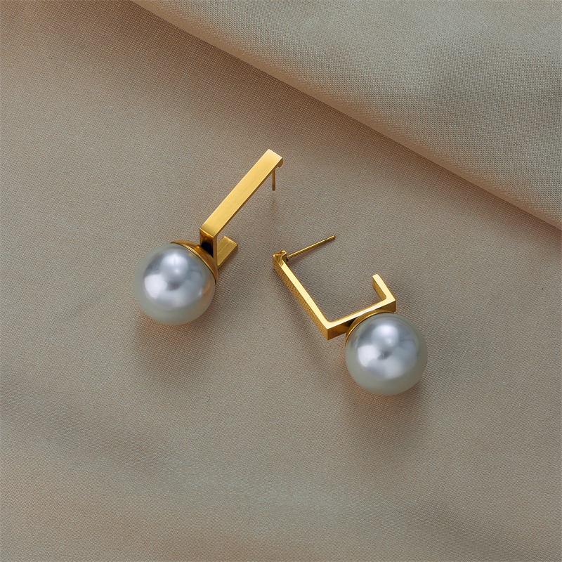Vintage Style Geometric Titanium Steel Gold Plated Pearl Ear Studs 1 Pair