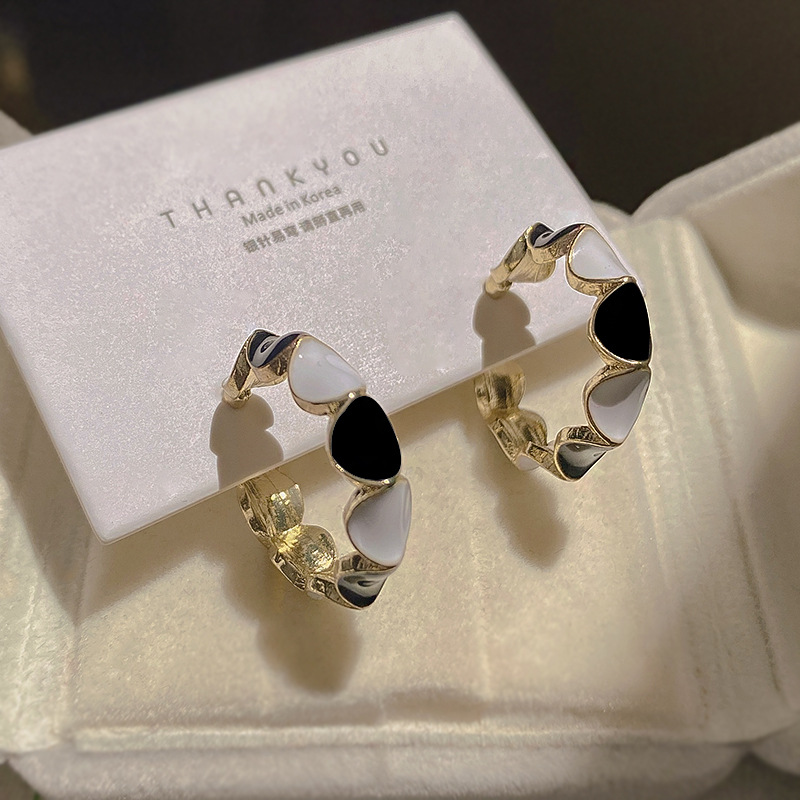 Simple Style C Shape Color Block Alloy Enamel Gold Plated Womenu0027S Ear Studs 1 Pair