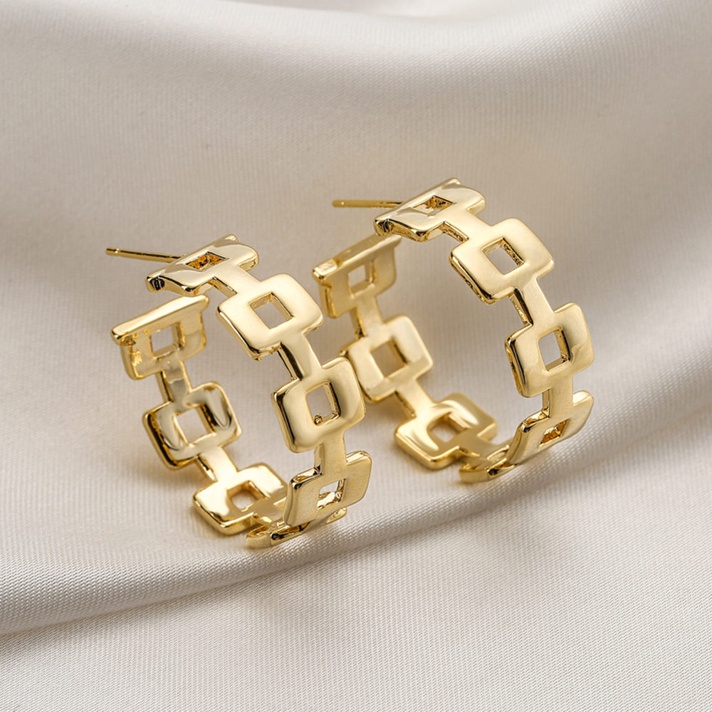 Fashion C Shape Copper Gold Plated Ear Studs 1 Pair