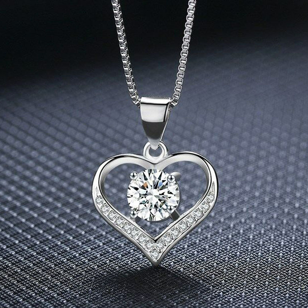 Fashion Heart Shape Copper Hollow Out Artificial Diamond Pendant Necklace 1 Piece