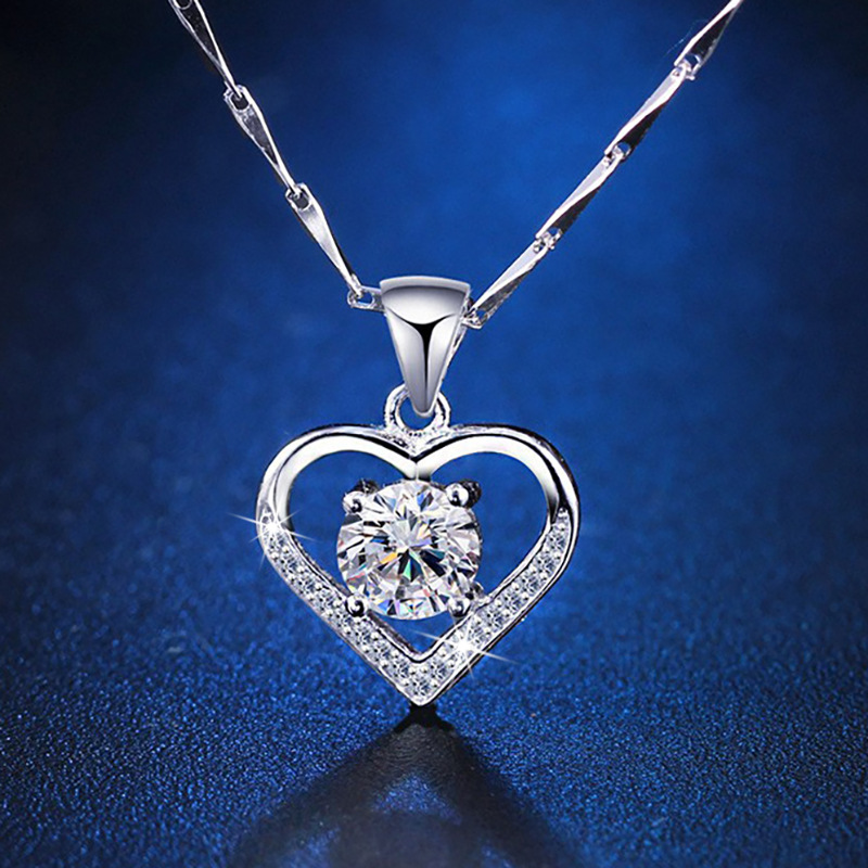 Fashion Heart Shape Copper Hollow Out Artificial Diamond Pendant Necklace 1 Piece