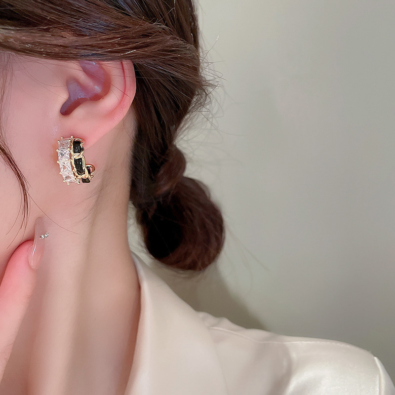 Fashion Geometric Copper Zircon Hoop Earrings 1 Pair
