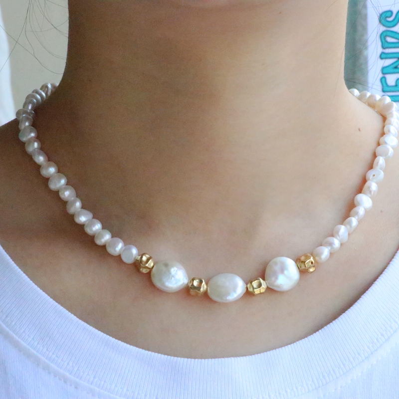 Luxurious Geometric Copper Gold Plated Pearl Necklace 1 Piece