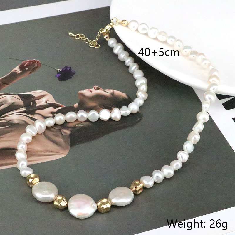 Luxurious Geometric Copper Gold Plated Pearl Necklace 1 Piece