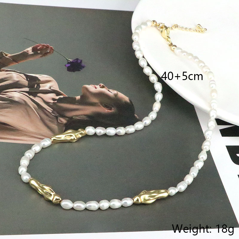 Luxurious Geometric Copper Gold Plated Pearl Necklace 1 Piece