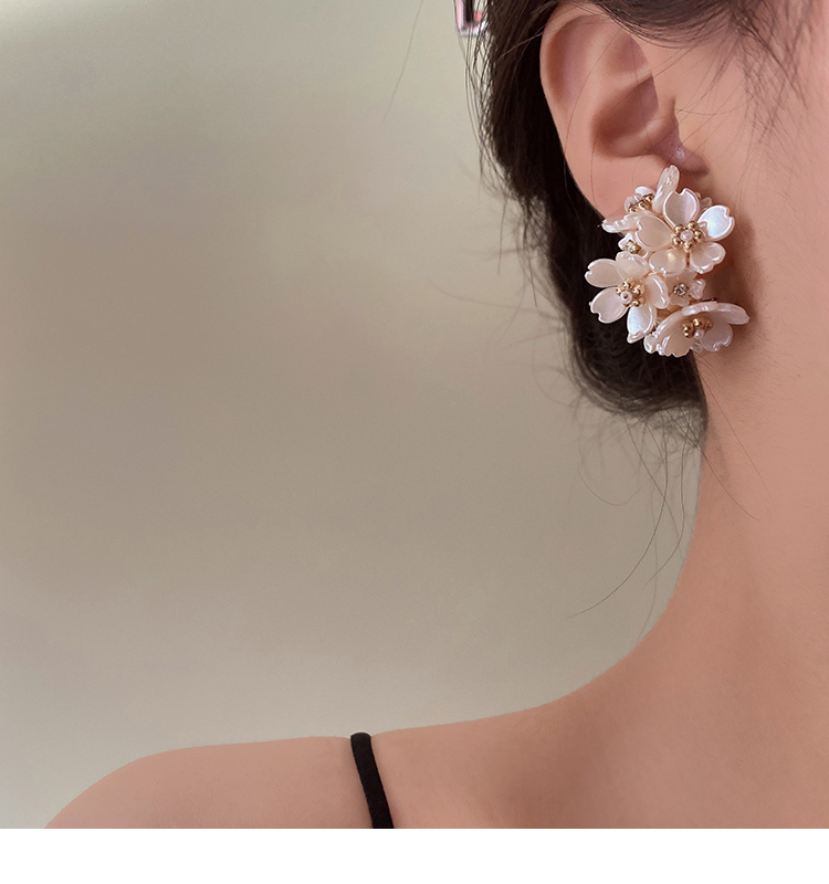 Fashion Flower Alloy Inlay Rhinestones Womenu0027S Hoop Earrings 1 Pair