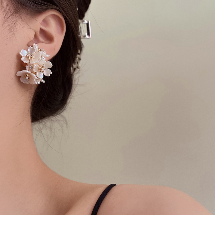 Fashion Flower Alloy Inlay Rhinestones Womenu0027S Hoop Earrings 1 Pair