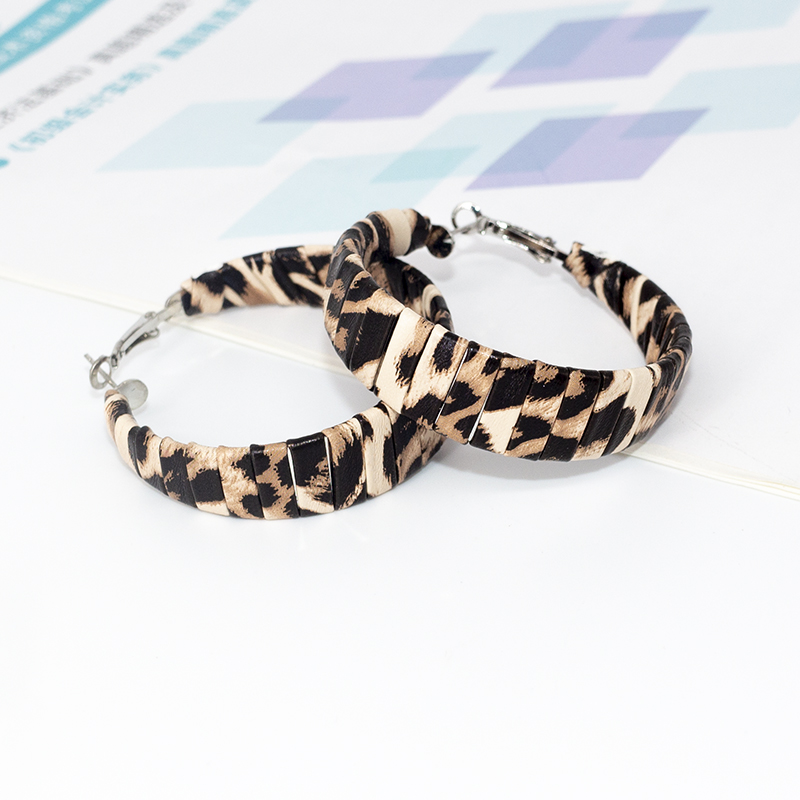 Simple Style C Shape Leopard Crocodile Pu Leather Alloy Handmade Womenu0027S Hoop Earrings 1 Pair