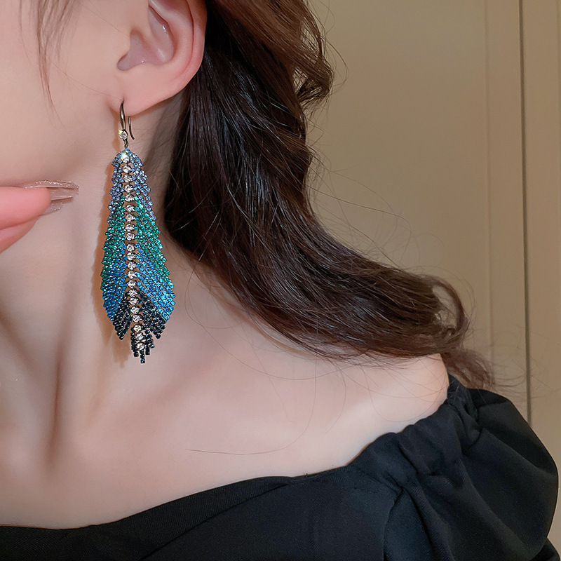 Luxurious Feather Copper Inlay Rhinestones Drop Earrings 1 Pair