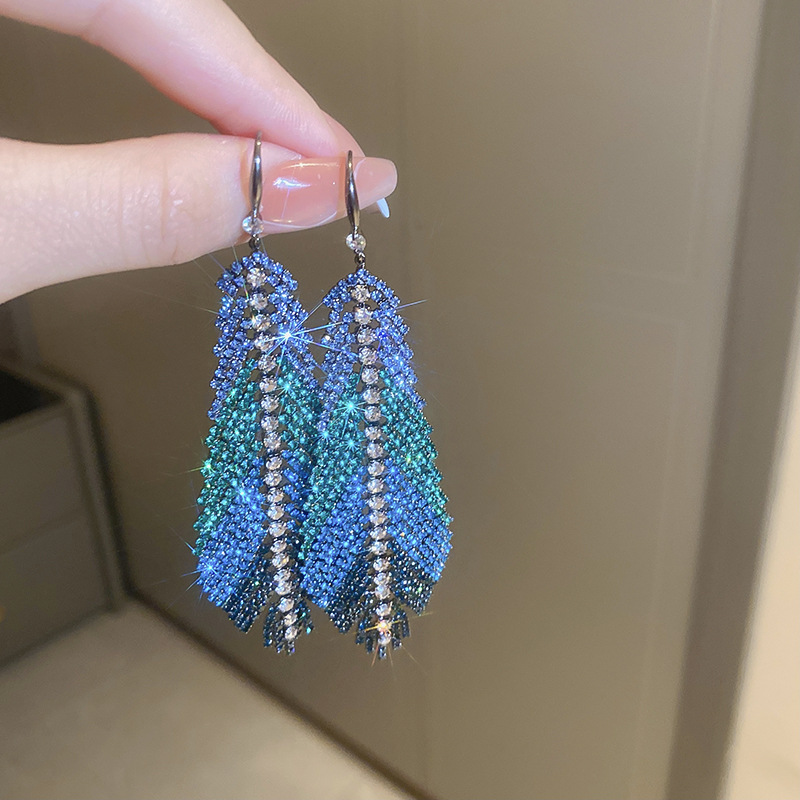 Luxurious Feather Copper Inlay Rhinestones Drop Earrings 1 Pair