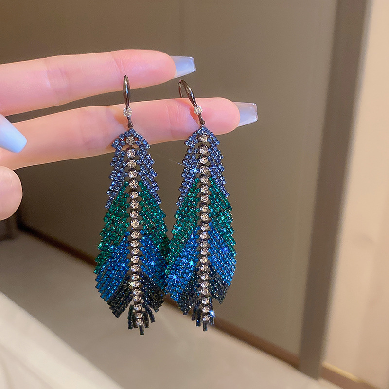 Luxurious Feather Copper Inlay Rhinestones Drop Earrings 1 Pair