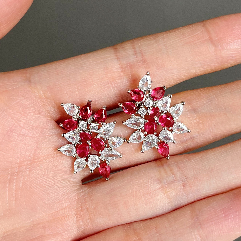 Fashion Petal Copper Inlay Artificial Diamond Ear Studs 1 Pair