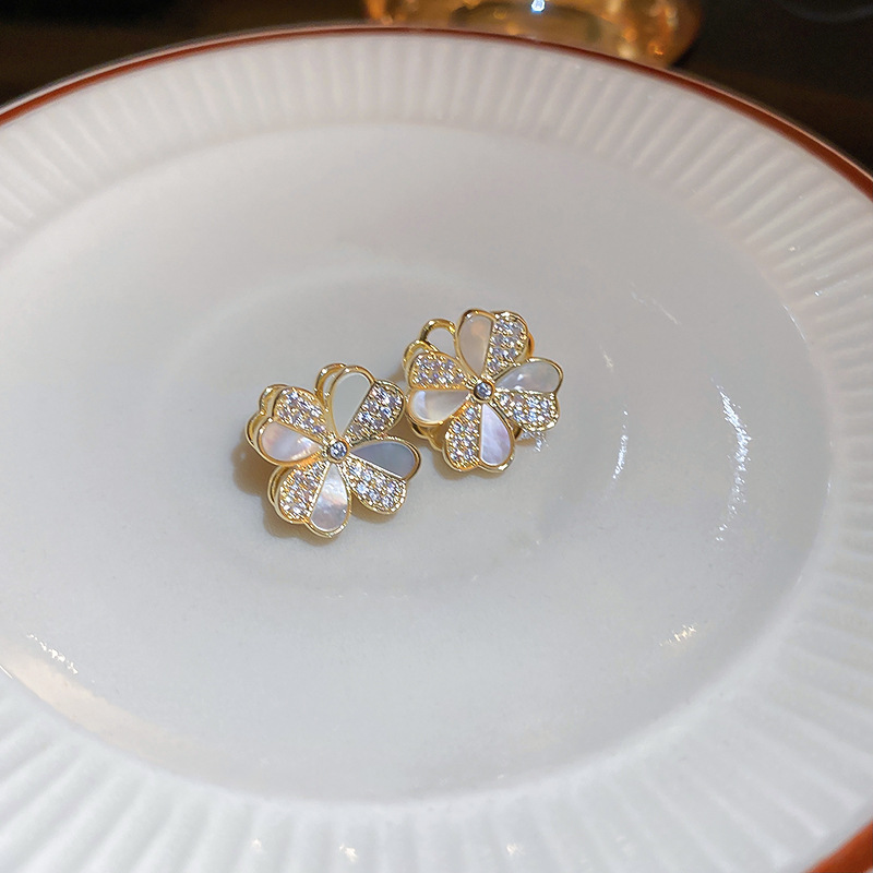 Sweet Flower Copper Gold Plated Zircon Ear Studs 1 Pair