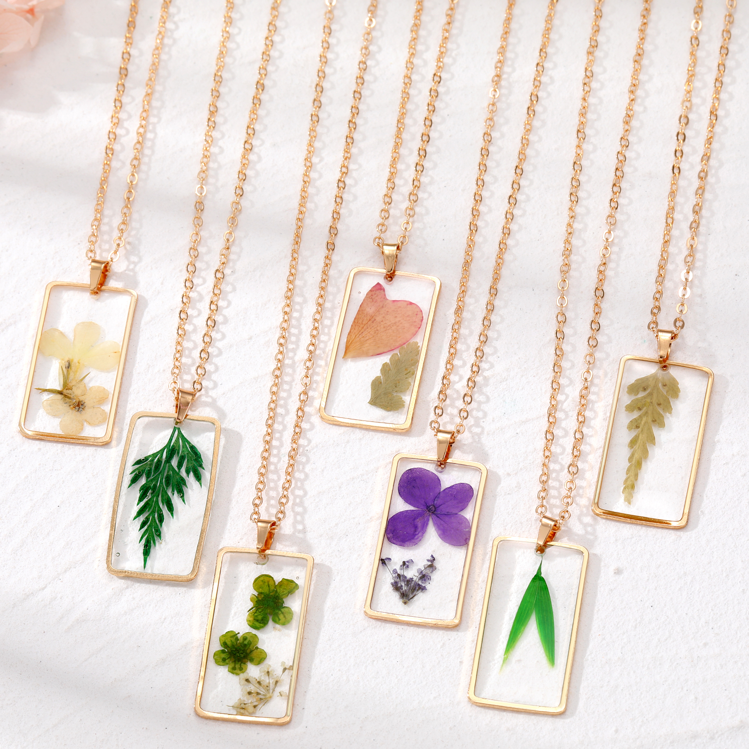 Fashion Flower Alloy Resin Womenu0027S Pendant Necklace 1 Piece