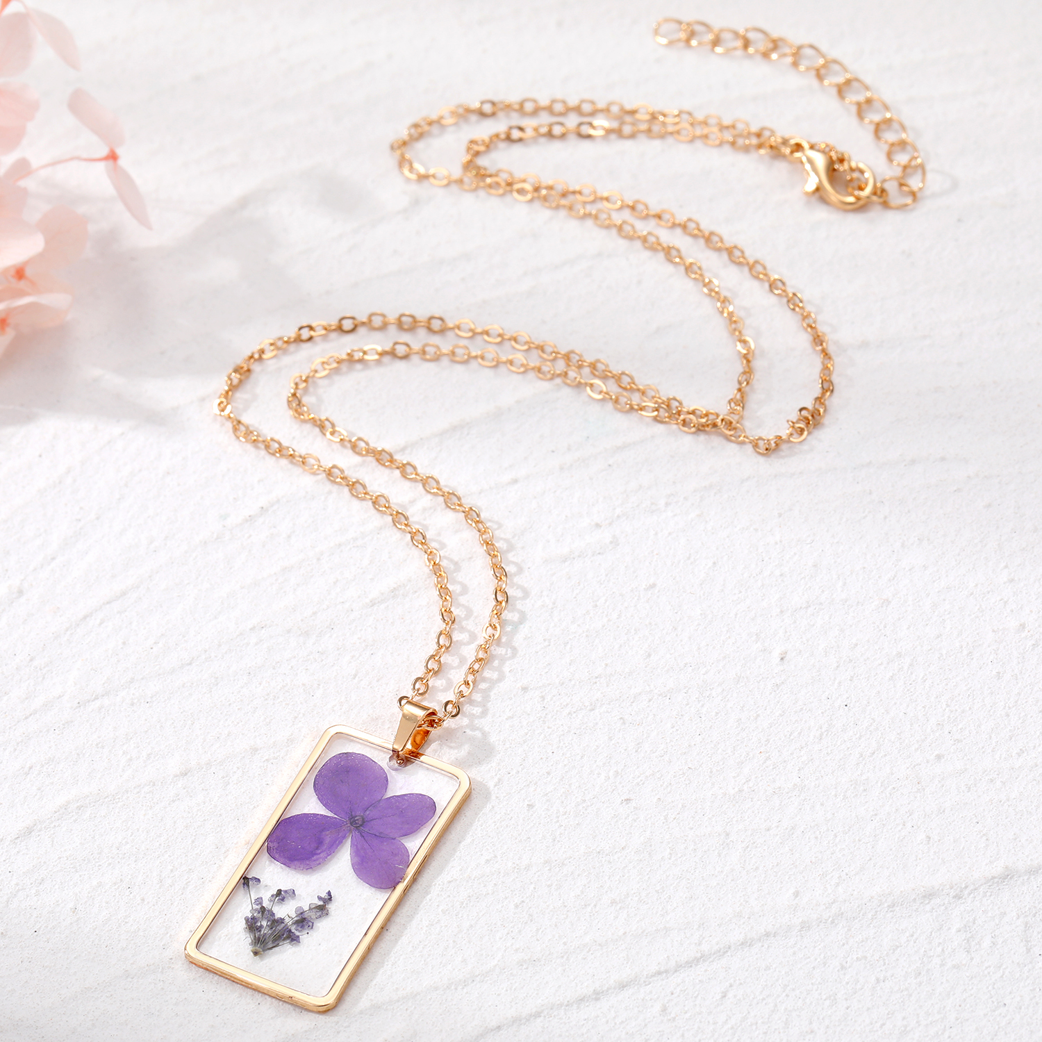 Fashion Flower Alloy Resin Womenu0027S Pendant Necklace 1 Piece