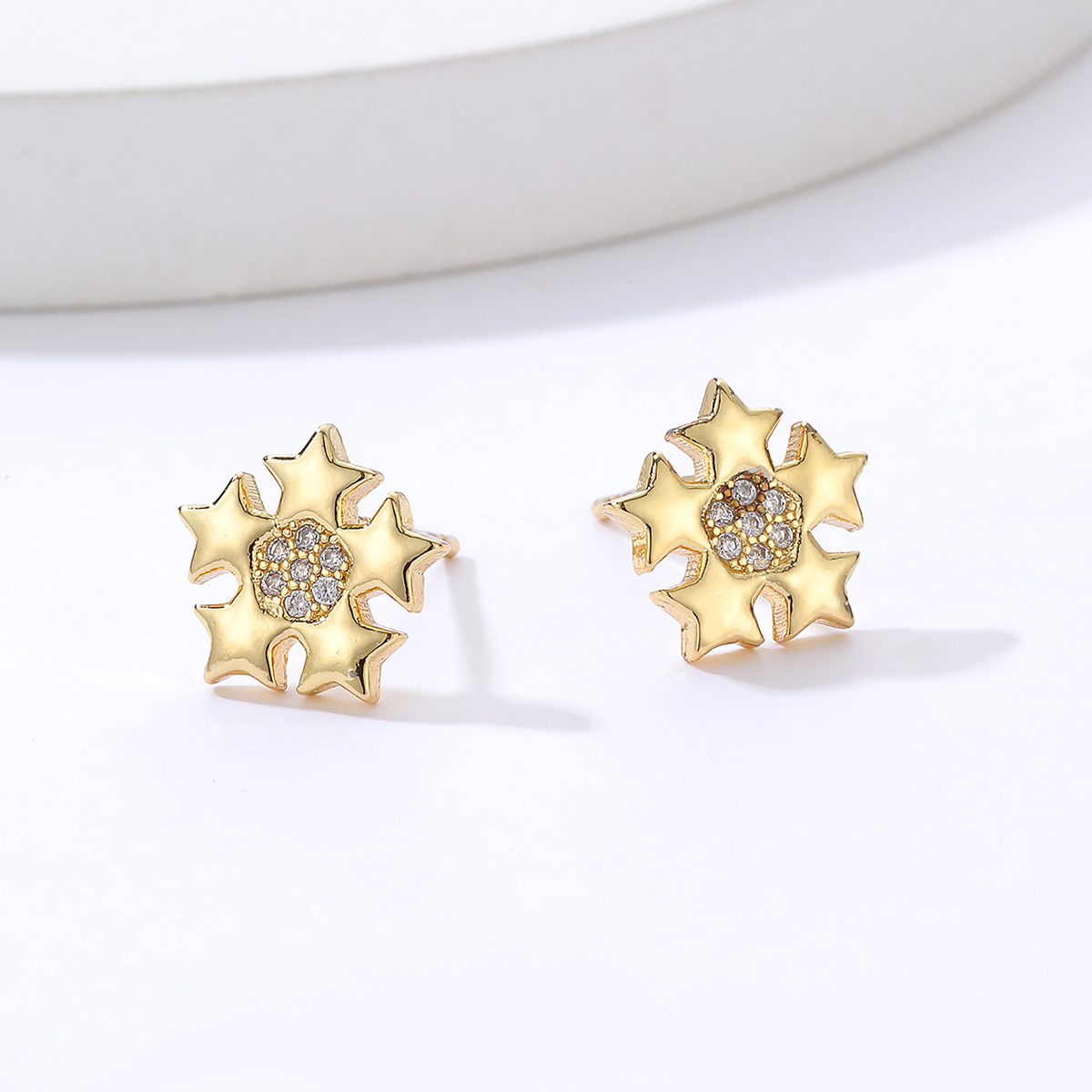 Simple Style Flower Butterfly Snowflake Copper Gold Plated Zircon Ear Studs 1 Pair