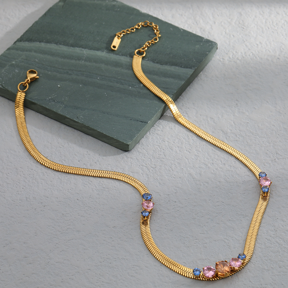 Fashion Round Stainless Steel Gold Plated Inlay Zircon Necklace 1 Piece