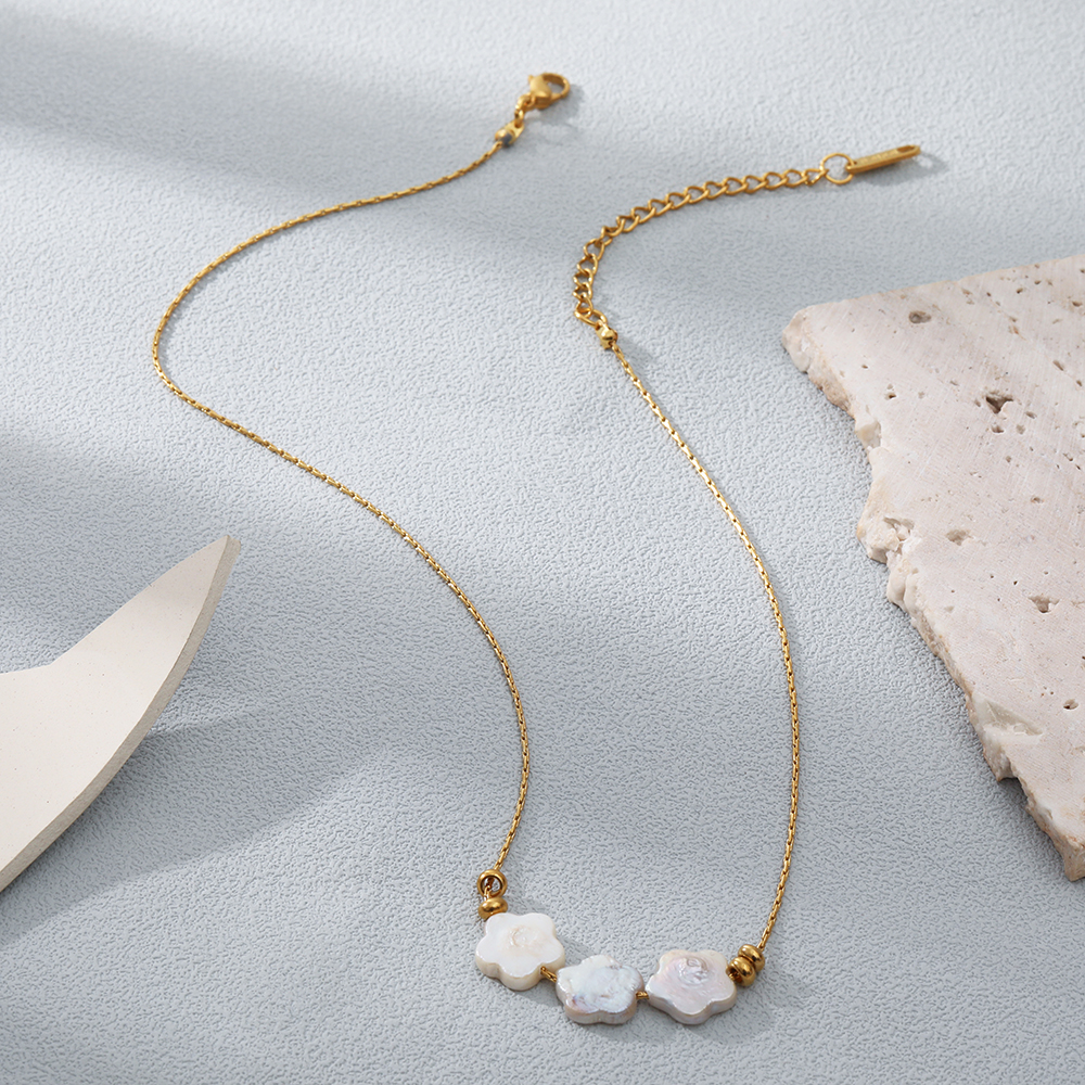 Fashion Flower Stainless Steel Pearl Gold Plated Necklace 1 Piece