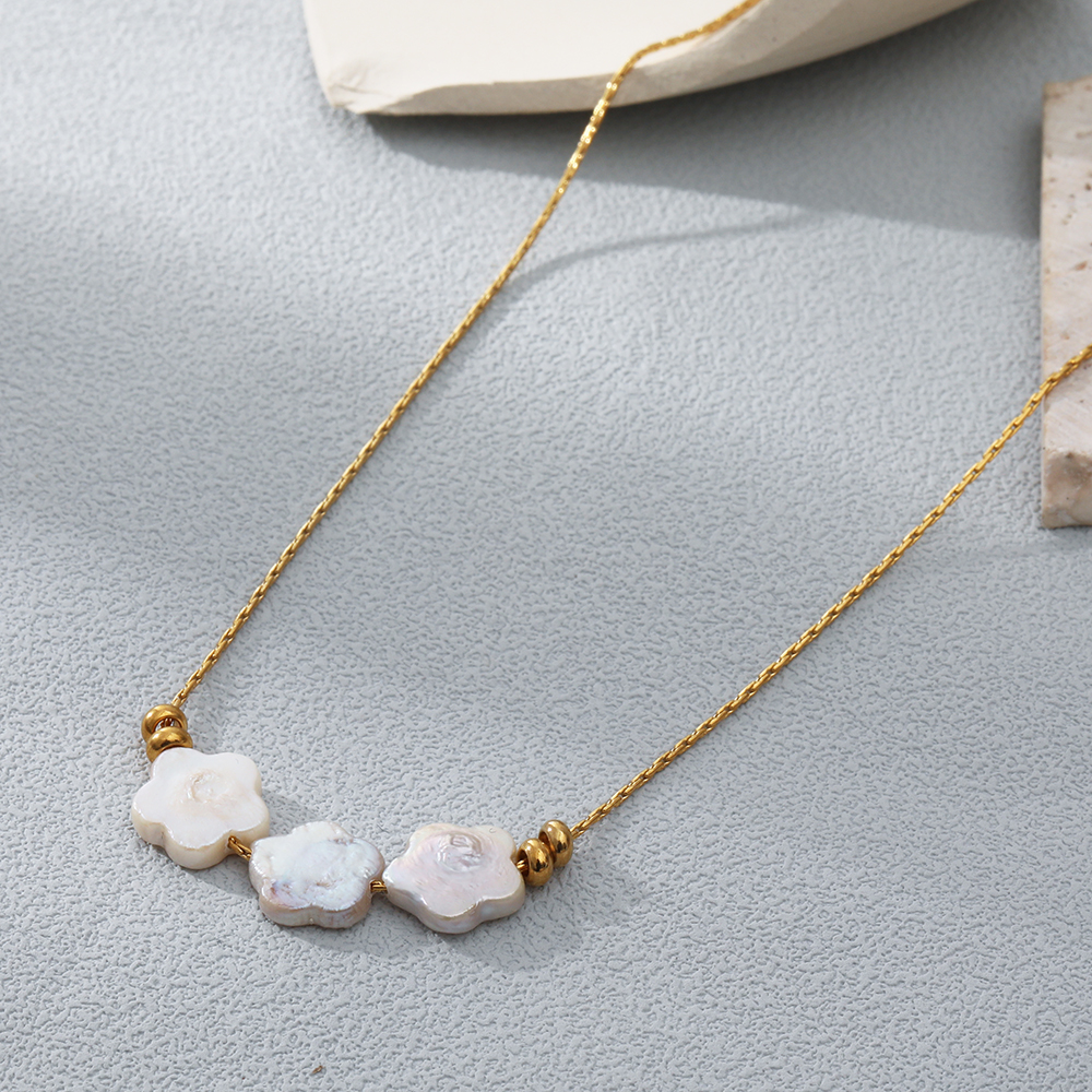 Fashion Flower Stainless Steel Pearl Gold Plated Necklace 1 Piece