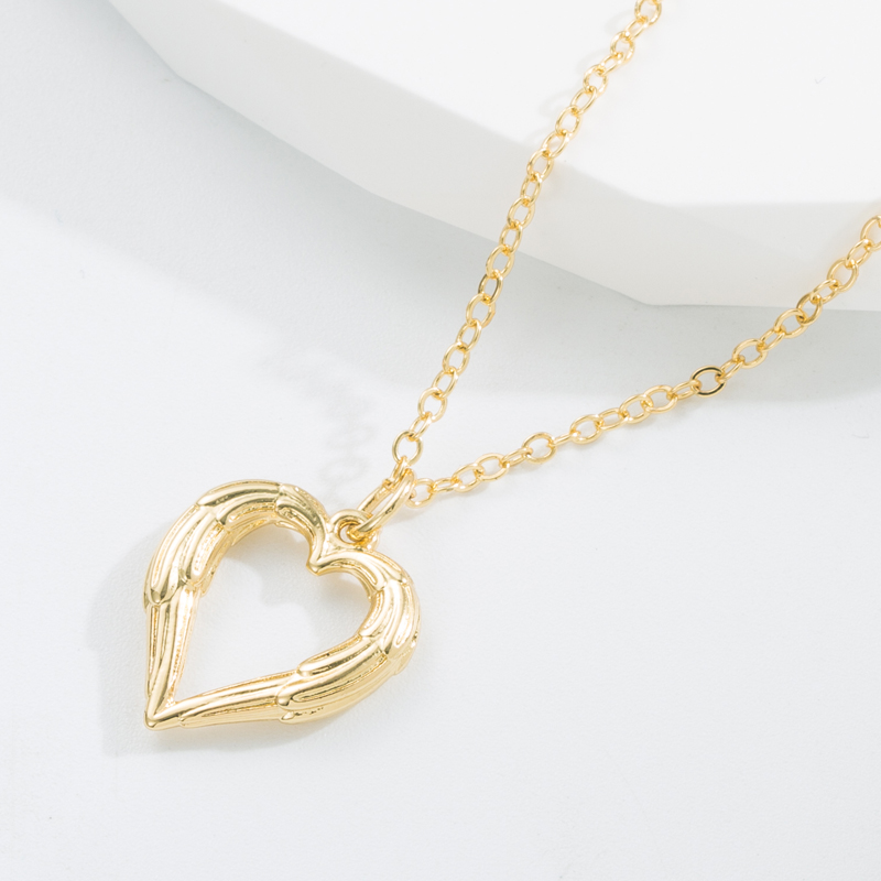 Fashion Cross Heart Shape Copper Gold Plated Zircon Pendant Necklace 1 Piece