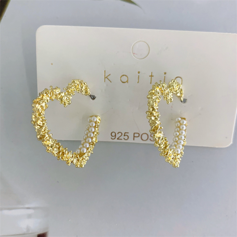 Fashion Heart Shape Alloy Inlay Artificial Pearls Womenu0027S Ear Studs 1 Pair