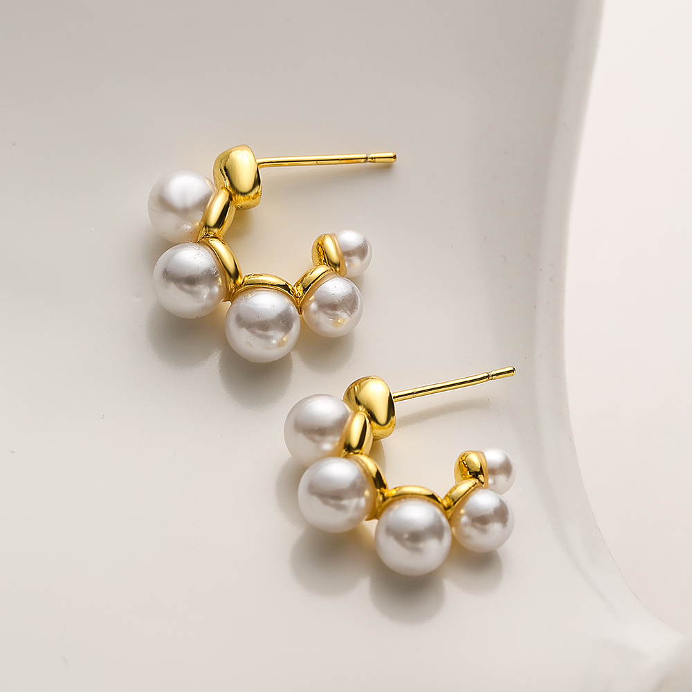 Fashion C Shape Copper Gold Plated Artificial Pearls Ear Studs 1 Pair