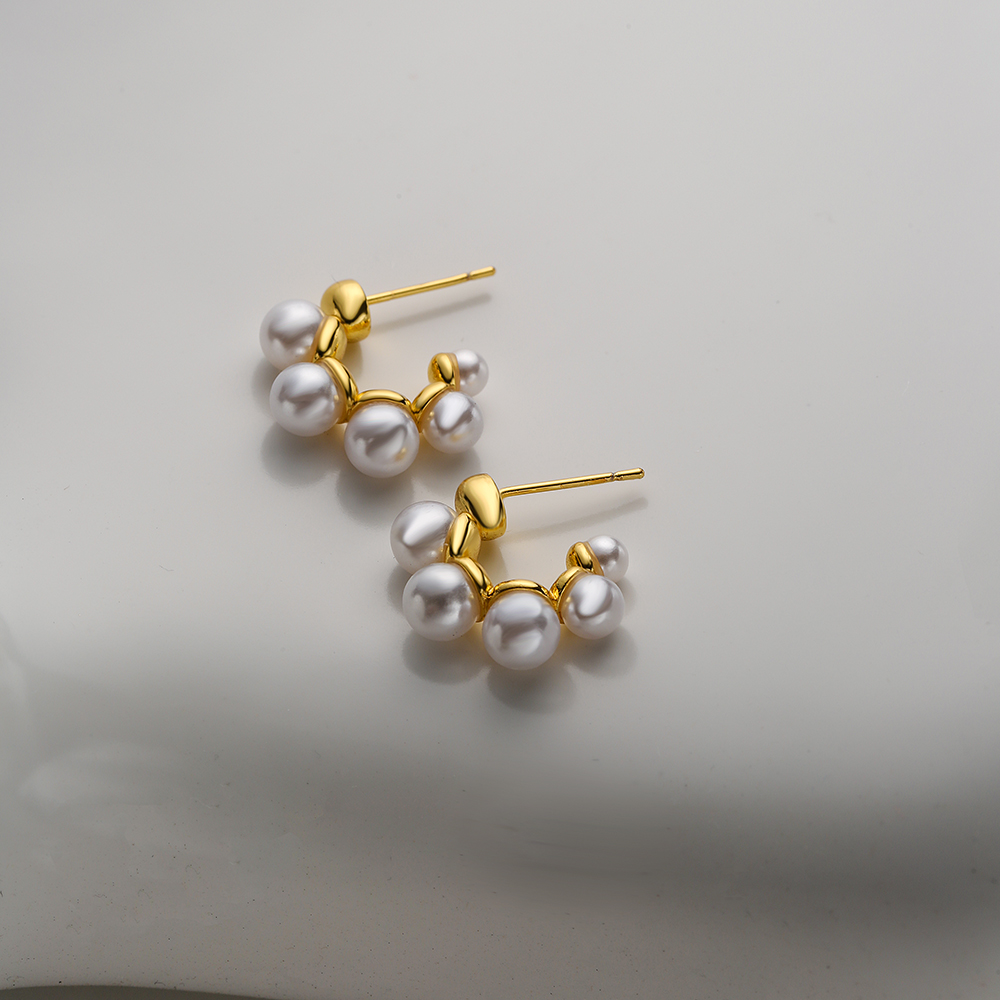 Fashion C Shape Copper Gold Plated Artificial Pearls Ear Studs 1 Pair