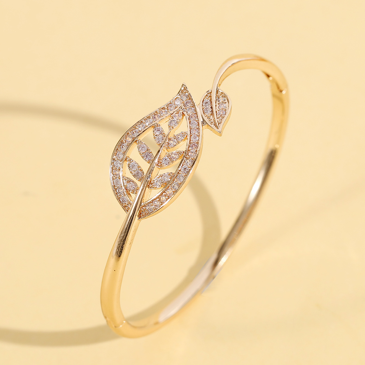 Fashion Leaf Alloy Inlay Rhinestones Womenu0027S Bangle 1 Piece