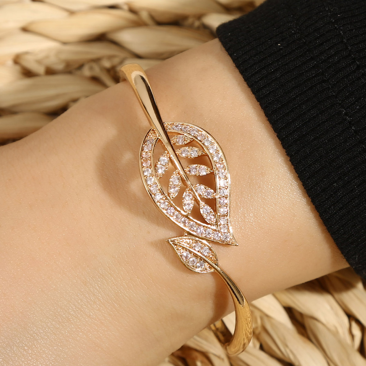 Fashion Leaf Alloy Inlay Rhinestones Womenu0027S Bangle 1 Piece