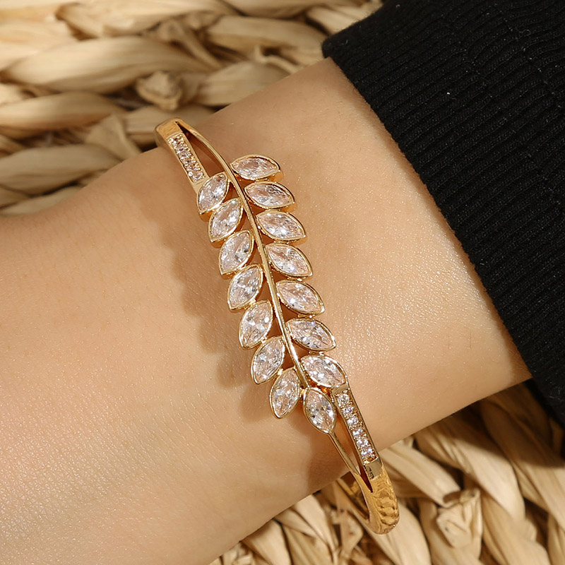 Elegant Grain Alloy Inlay Rhinestones Womenu0027S Bangle 1 Piece