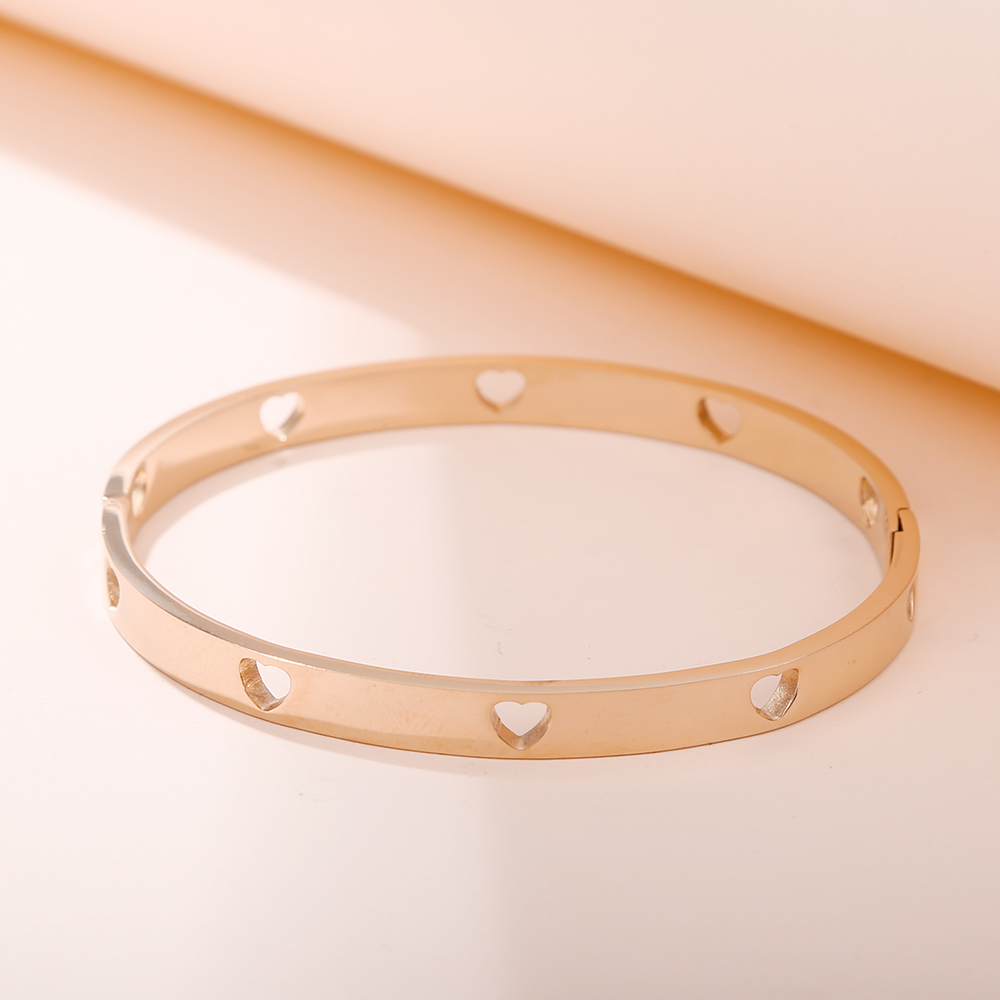 Fashion Heart Shape Alloy Womenu0027S Bangle 1 Piece